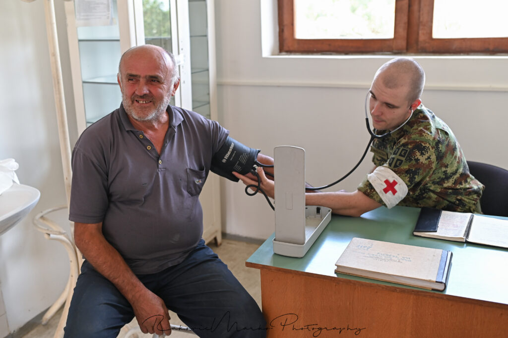 војни доктор на селу